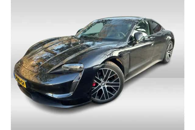 Porsche Taycan (2020) thumbnail 1