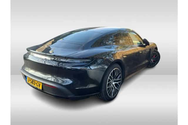 Porsche Taycan (2020) thumbnail 2