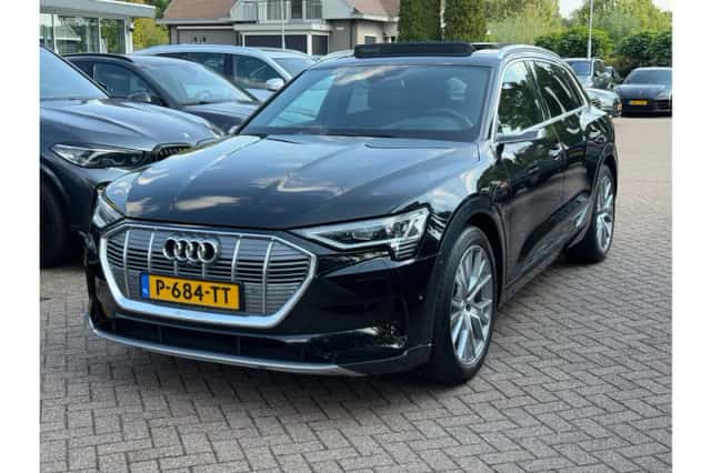 Audi e-tron (2021) thumbnail 1
