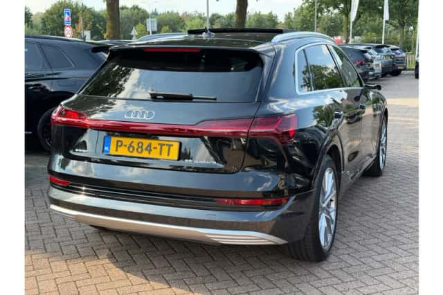 Audi e-tron (2021) thumbnail 3