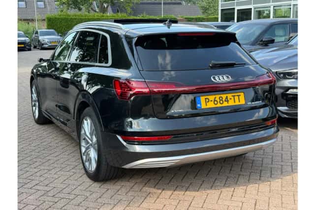 Audi e-tron (2021) thumbnail 5