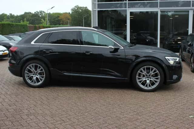 Audi e-tron (2021) thumbnail 6