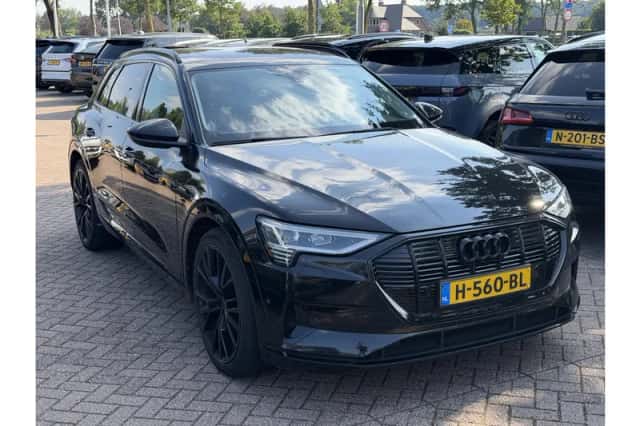 Audi e-tron (2019) thumbnail 6