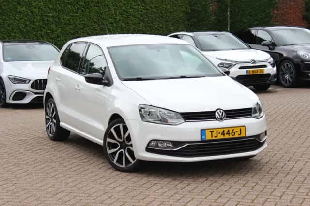 Volkswagen Polo (2014) thumbnail 1