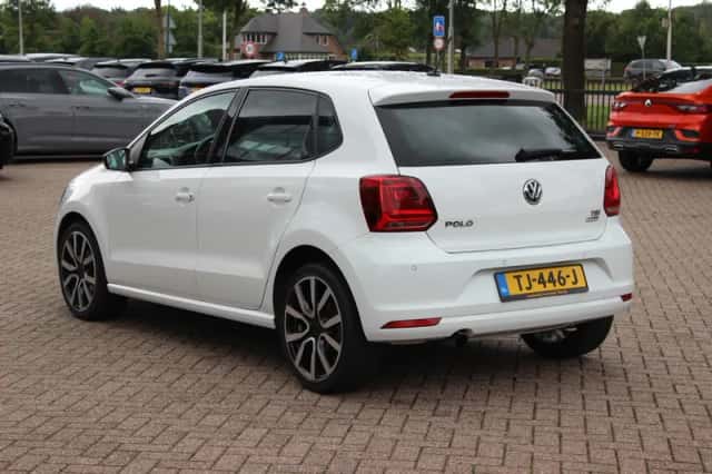 Volkswagen Polo (2014) thumbnail 3