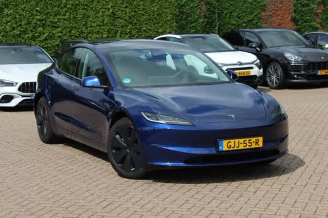 Tesla Model 3 (2024) thumbnail 1