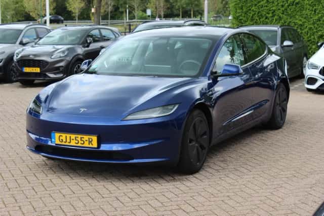 Tesla Model 3 (2024) thumbnail 6