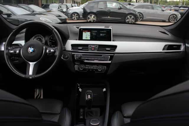 BMW X1 (2018) thumbnail 2