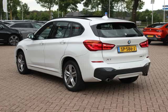 BMW X1 (2018) thumbnail 3