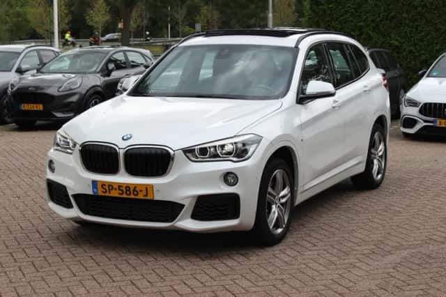 BMW X1 (2018) thumbnail 6