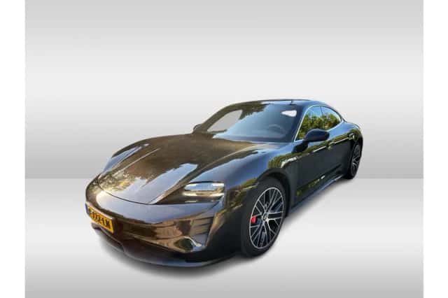 Porsche Taycan (2021) thumbnail 1