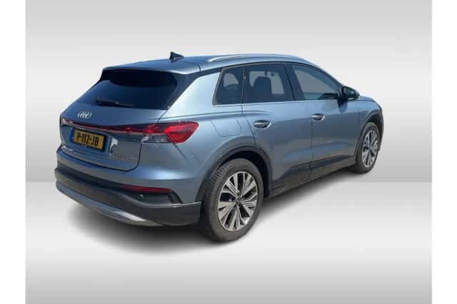 Audi Q4 (2022) thumbnail 5