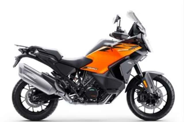 KTM 1390 (2026) thumbnail 2