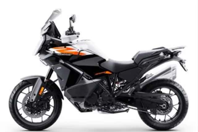 KTM 1390 (2026) thumbnail 3