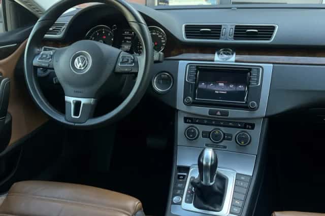 Volkswagen CC (2015) thumbnail 2