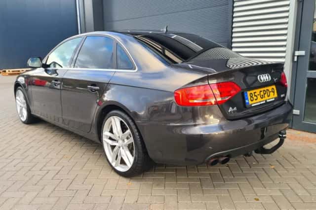 Audi A4 (2008) thumbnail 3