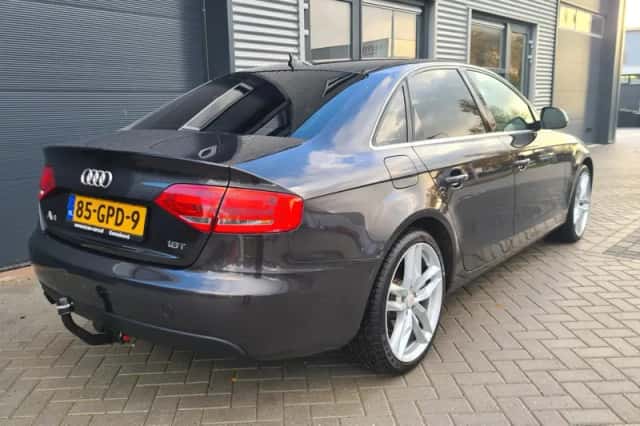 Audi A4 (2008) thumbnail 5