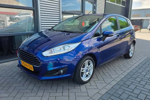 Ford Fiesta (2013) thumbnail 1
