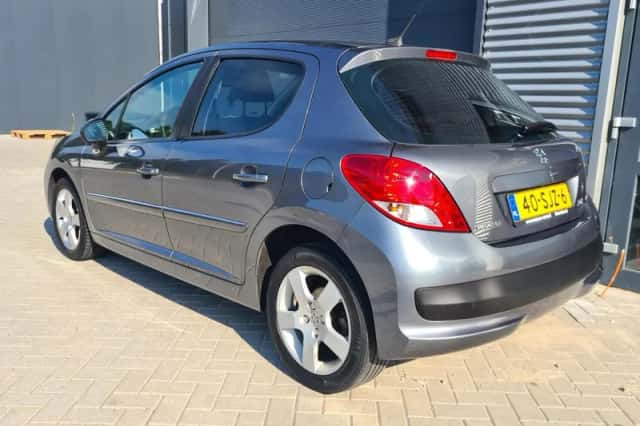 Peugeot 207 (2011) thumbnail 3