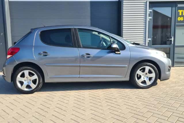 Peugeot 207 (2011) thumbnail 6