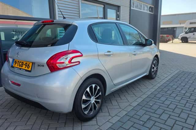 Peugeot 208 (2013) thumbnail 5