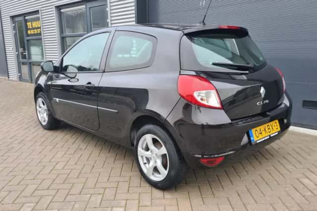 Renault Clio (2009) thumbnail 3