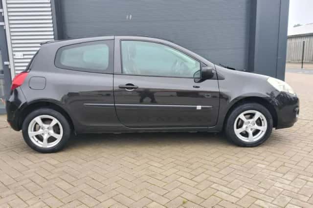 Renault Clio (2009) thumbnail 6
