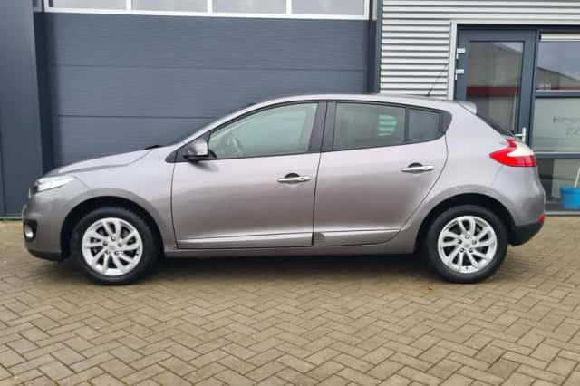 Renault Mégane (2012) thumbnail 2