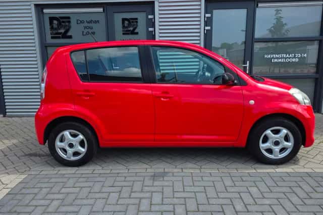 Subaru Justy (2009) thumbnail 6
