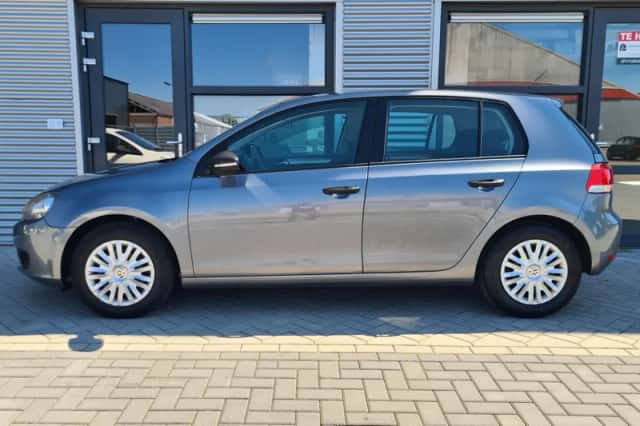 Volkswagen Golf (2012) thumbnail 2