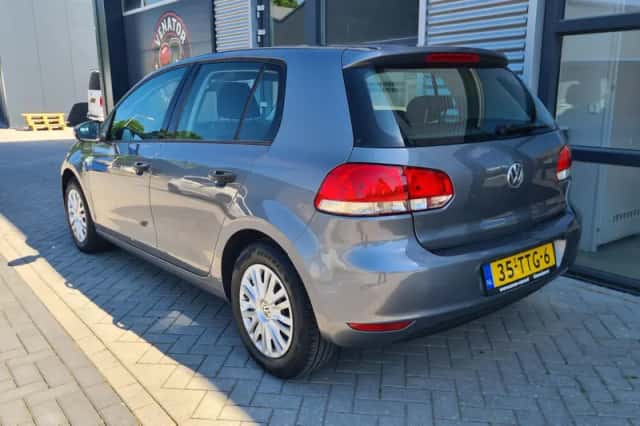 Volkswagen Golf (2012) thumbnail 3