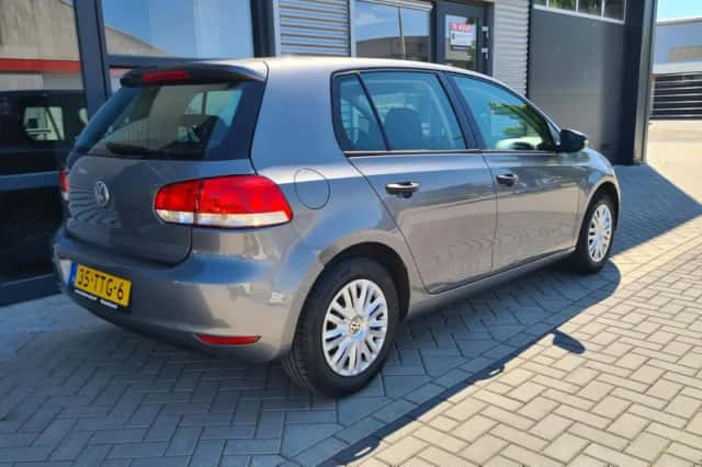Volkswagen Golf (2012) thumbnail 5