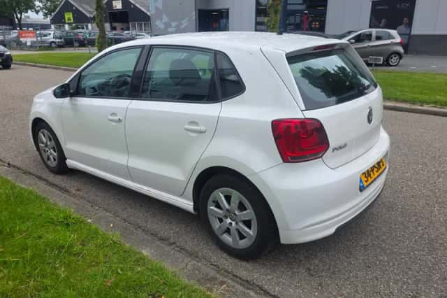Volkswagen Polo (2011) thumbnail 3