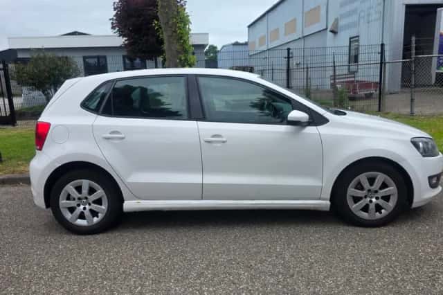 Volkswagen Polo (2011) thumbnail 6