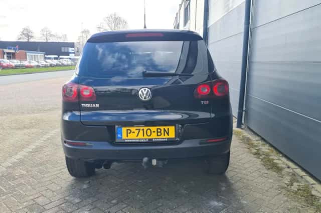 Volkswagen Tiguan (2009) thumbnail 4