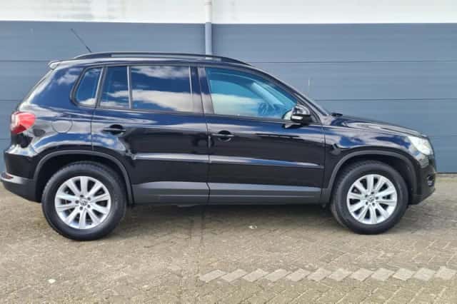 Volkswagen Tiguan (2009) thumbnail 6