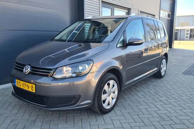 Volkswagen Touran (2012) thumbnail 1