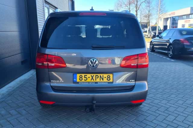 Volkswagen Touran (2012) thumbnail 4