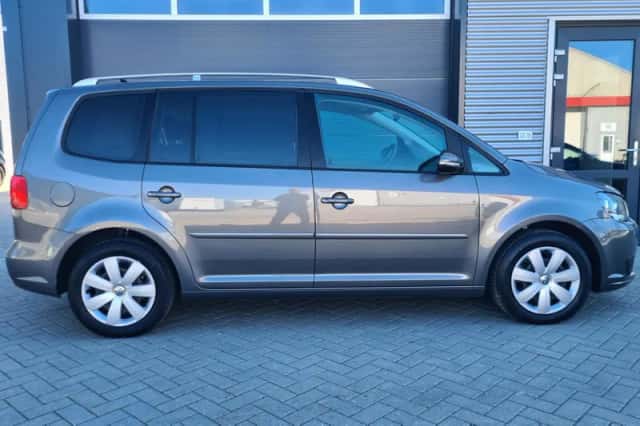 Volkswagen Touran (2012) thumbnail 6