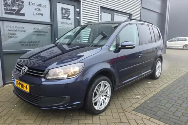 Volkswagen Touran (2011) thumbnail 1