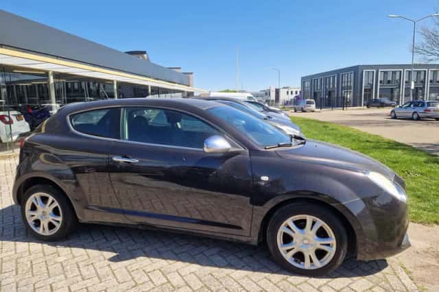 Alfa Romeo Mito (2011) thumbnail 3