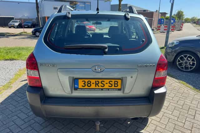 Hyundai Tucson (2005) thumbnail 4