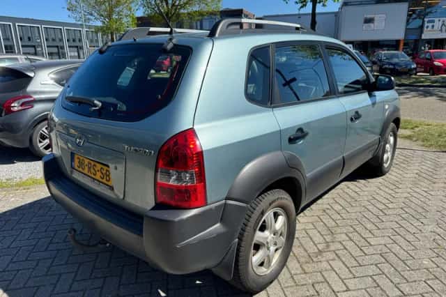 Hyundai Tucson (2005) thumbnail 5