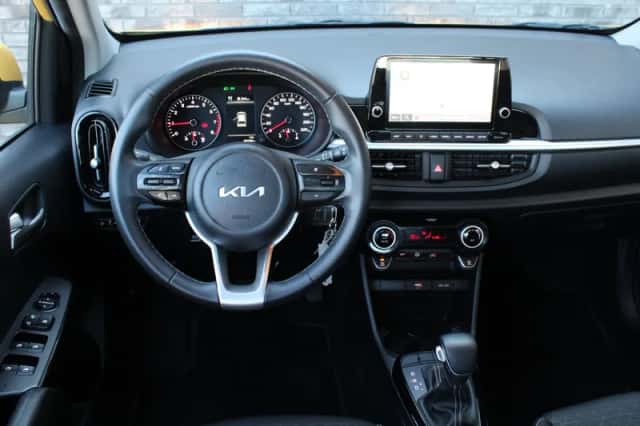 Kia Picanto (2023) thumbnail 2