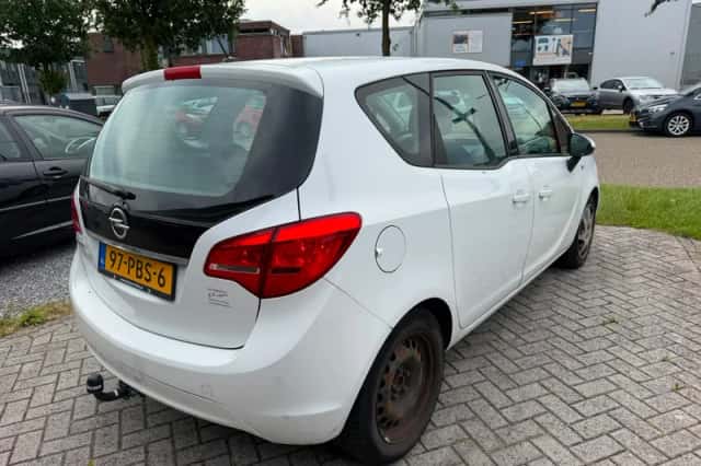 Opel Meriva (2011) thumbnail 6
