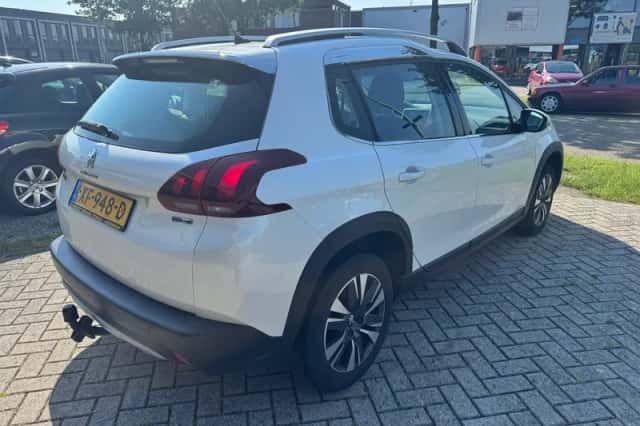 Peugeot 2008 (2016) thumbnail 5