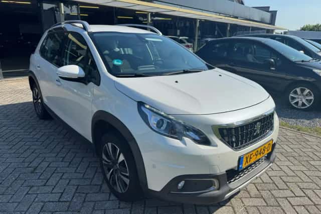 Peugeot 2008 (2016) thumbnail 6