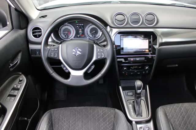 Suzuki Vitara (2022) thumbnail 2