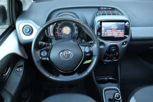 Toyota Aygo (2020) thumbnail 2