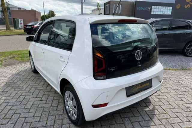 Volkswagen Up! (2016) thumbnail 3